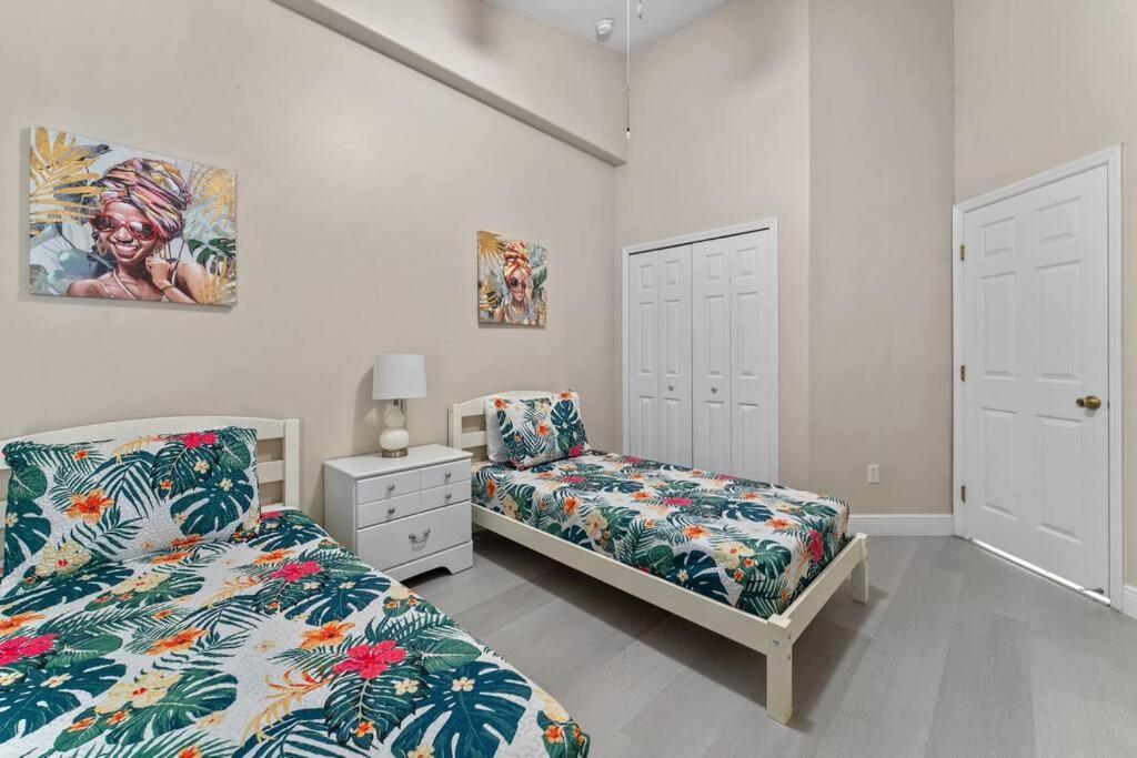 Poolside Orlando Oasis Villa Exterior photo